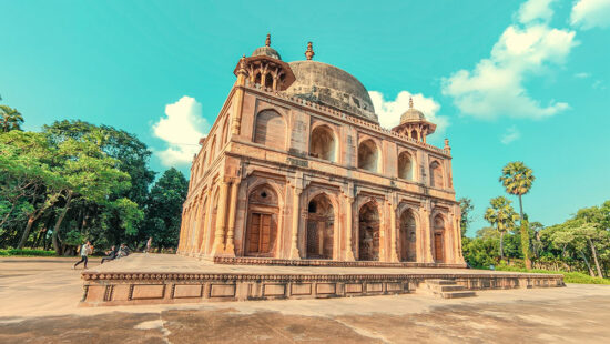 Piety at its Peak: Sufis of Allahabad Through the Ages